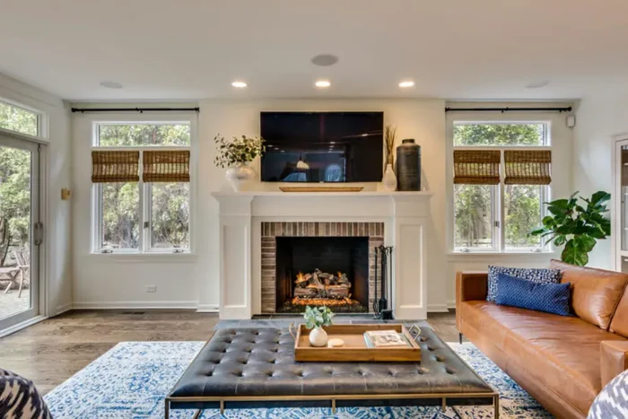Living Room and Common Areas